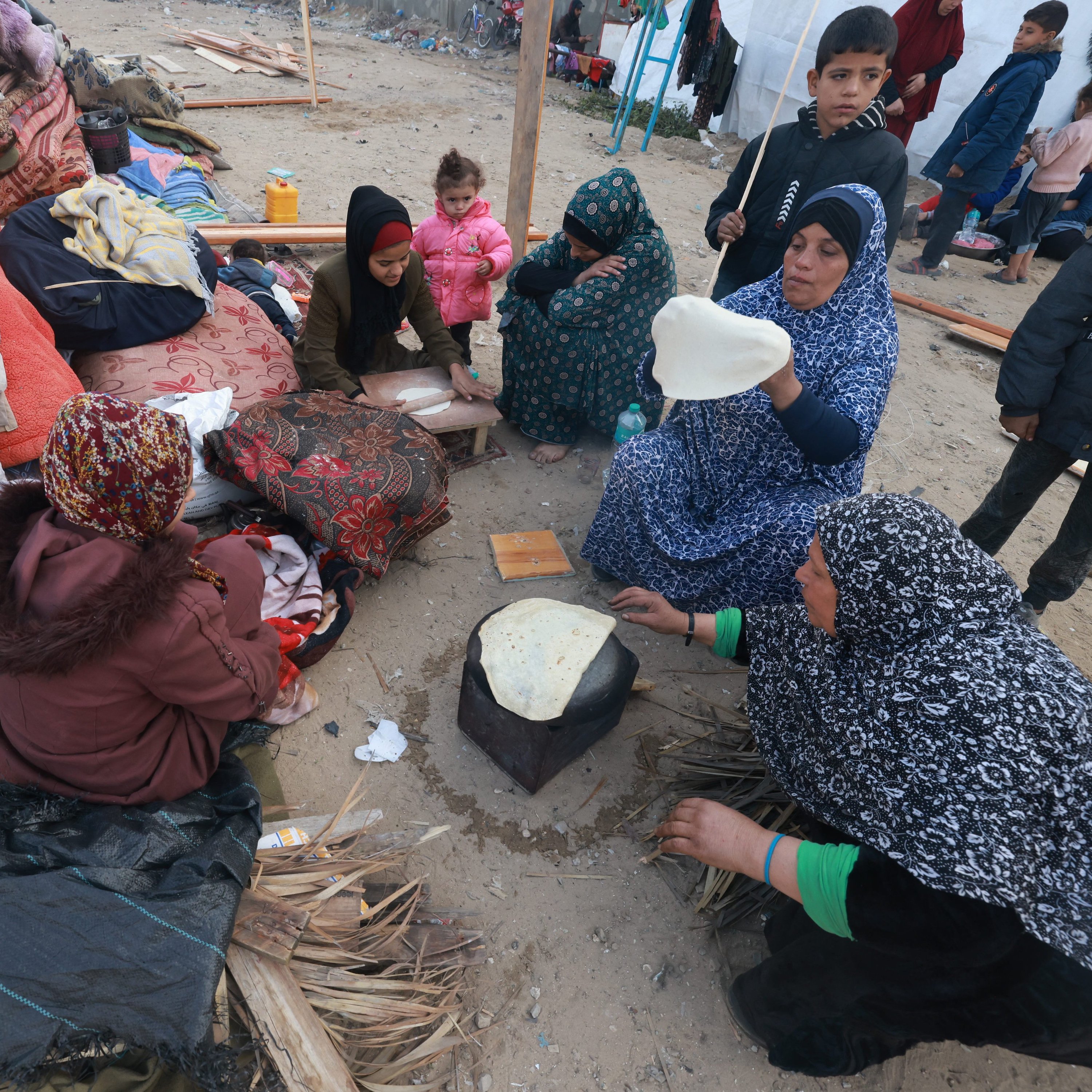 Hunger pushes Palestinians trapped in Gaza to the brink