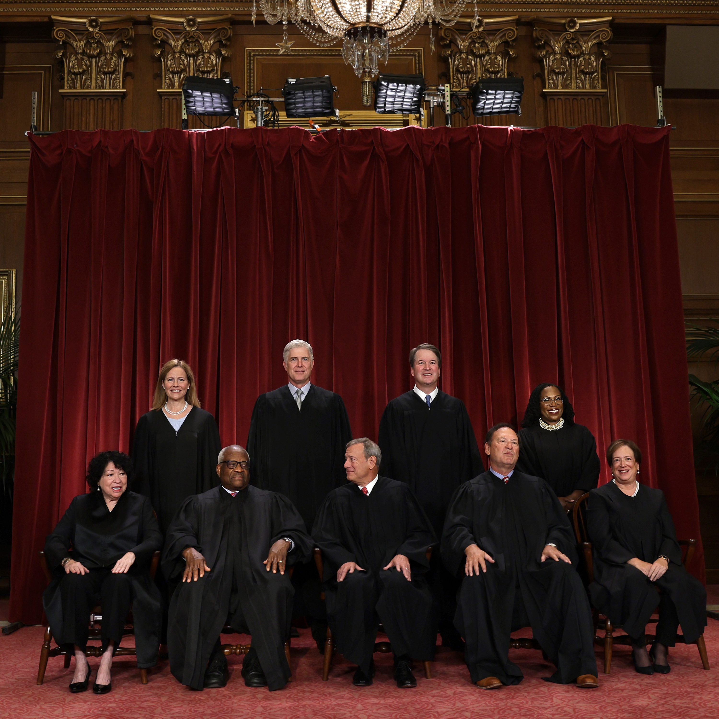 Cover art for the episode "The surprising ways the Supreme Court curbed Trump’s power" from Apple News In Conversation